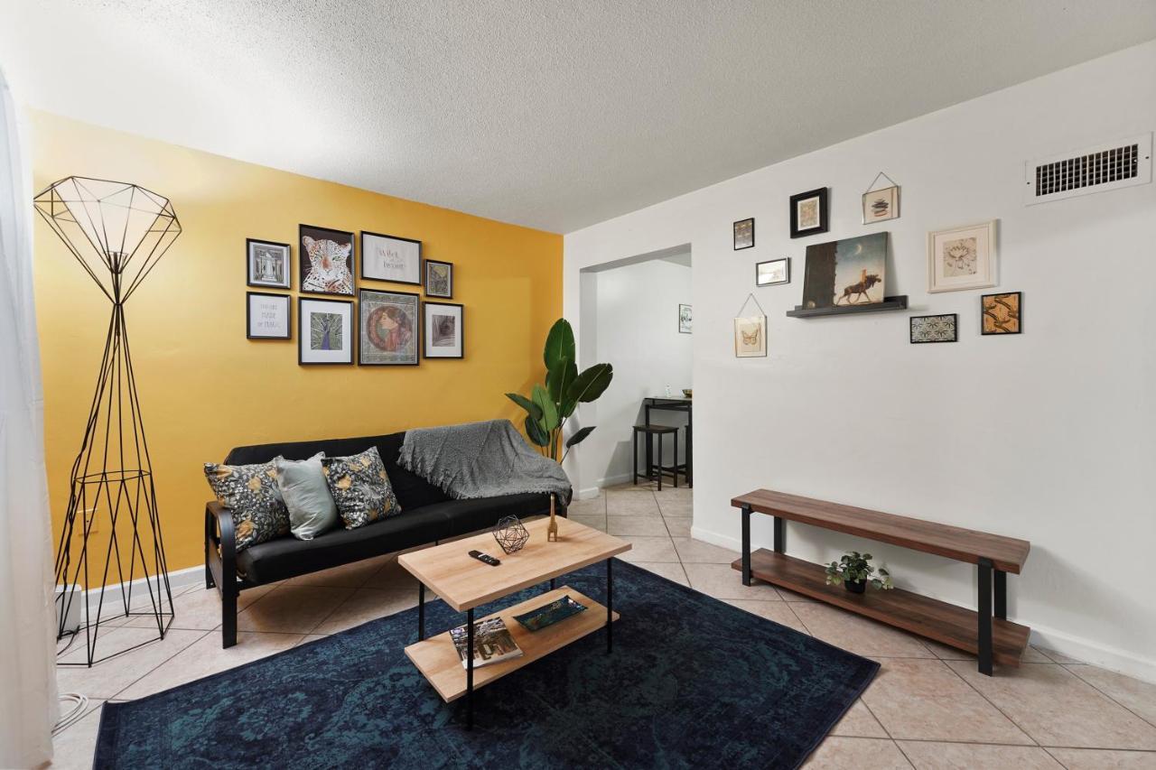Vibrant 2 Bedroom Apt Near Brickell Apartamento