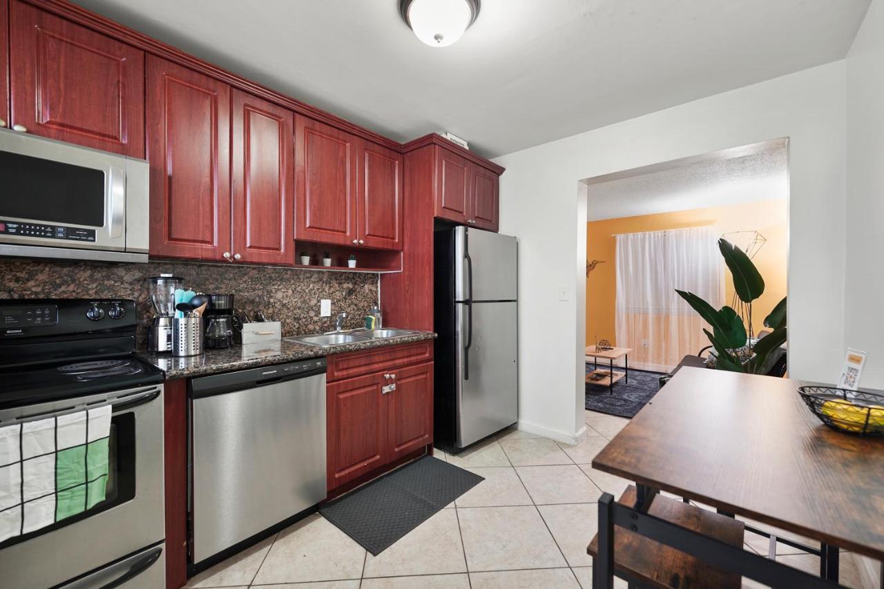 Vibrant 2 Bedroom Apt Near Brickell Apartamento